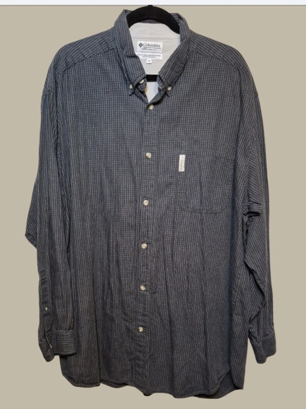Columbia Men's Dark Blue Check Long-Sleeve Button-Down Shirt